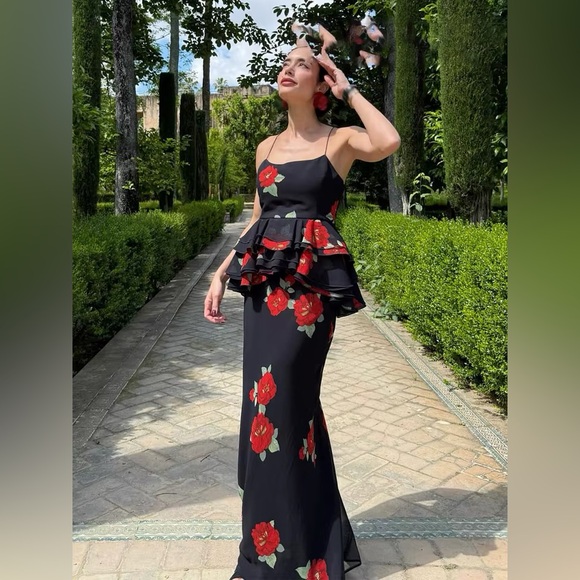 Price Firm - ZARA Bloggers Fav Floral Print Ruffled Top - Picture 5 of 15